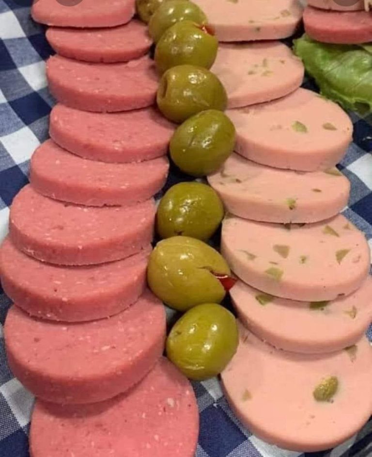 Jak zrobić domową, tanią wędlinę na śniadanie