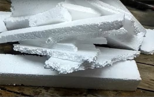 Nawet nie myśl o wyrzuceniu styropianu! Możesz zrobić 10 rzeczy dla swojego domu