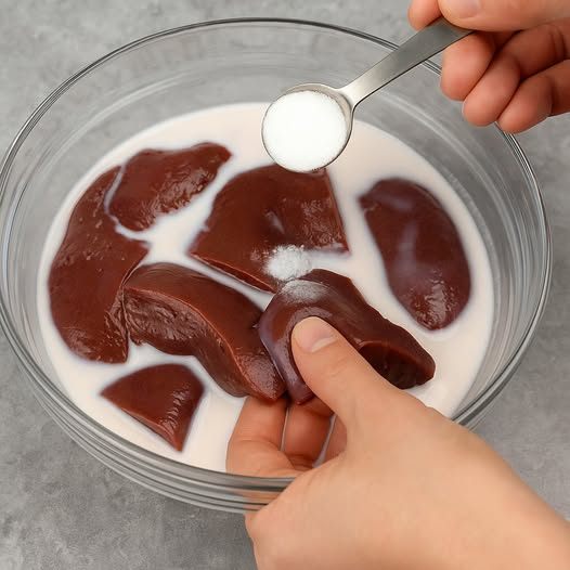 Wskazówka dotycząca gotowania wątróbki: pozwala pozbyć się silnego zapachu i zachować jej miękkość.